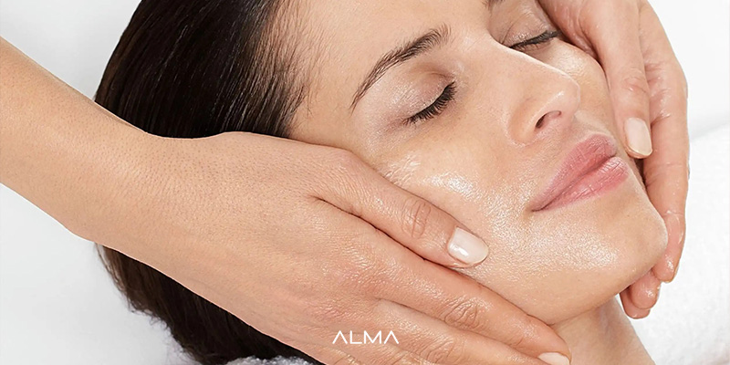 ماساژ و تغذیه پوست